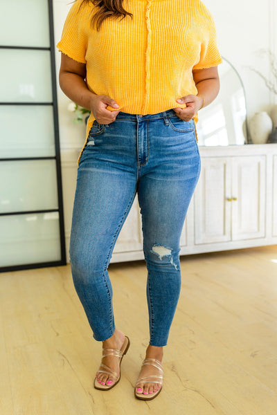 Hi-waisted Dandelion Embroidery Skinny - Ruby Rebellion