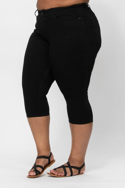 Judy Blue Mid Rise Black Skinny Denim Capri