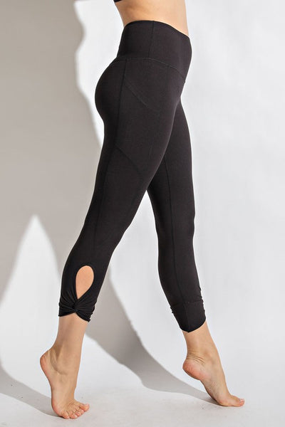 Black Capri Keyhole Yoga Leggings