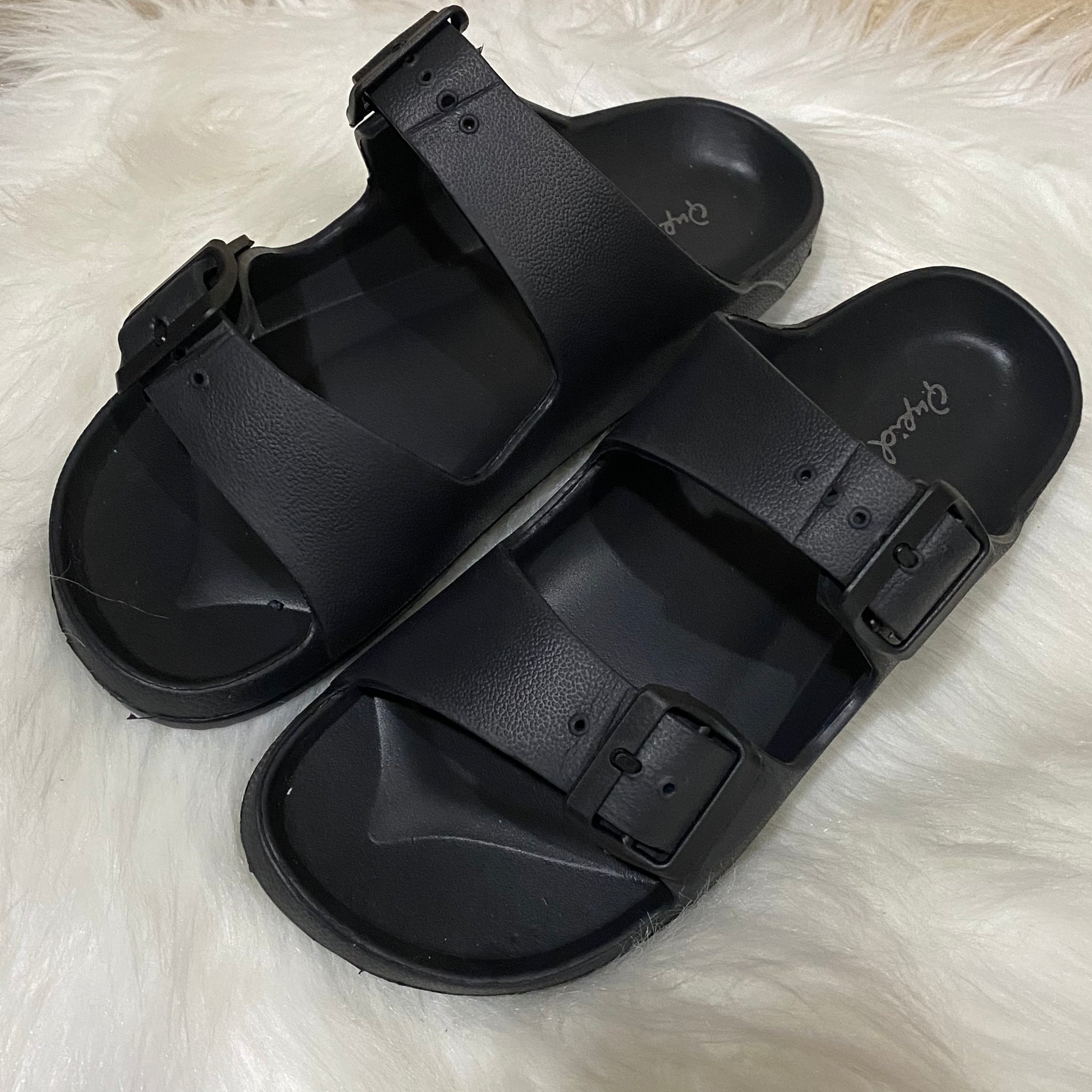 Black Lennie Sandals - Ruby Rebellion